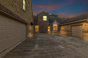 19309 Whispering Grove E, Tomball, TX 77377 - Photo 5