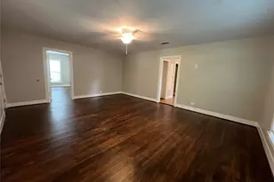 613 Koehl St, Wharton, TX 77488 - Photo 9