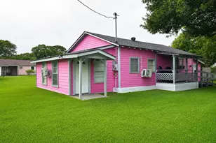 203 McNeir St, Anahuac, TX 77514 - Photo 3