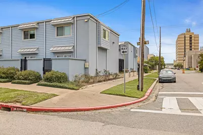 525 11th Street #3, Galveston, TX 77550 - Photo 1
