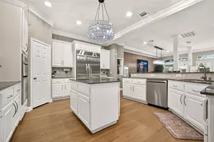 5335 Fairdale Ln, Houston, TX 77056 - Photo 11