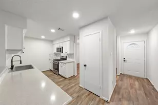 9014 Kirkmont Dr, Houston, TX 77089 - Photo 11