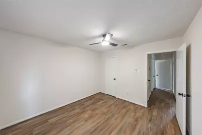 9014 Kirkmont Drive, Houston, TX 77089 - Photo 23