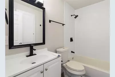 521 E Hunnicutt Street, Baytown, TX 77520 - Photo 11