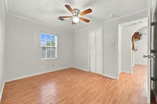300 E 40th 1/2 St, Houston, TX 77018 - Photo 21