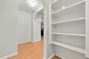 300 E 40th 1/2 St, Houston, TX 77018 - Photo 23