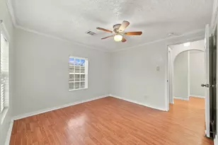 300 E 40th 1/2 St, Houston, TX 77018 - Photo 19