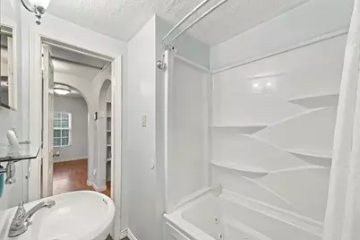 300 E 40th 1/2 Street, Houston, TX 77018 - Photo 25