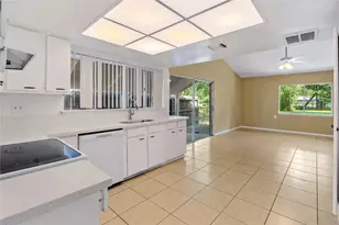 11622 Sela Ln Houston, Houston, TX 77072 - Photo 5