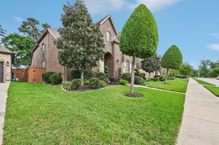 13909 N Lake Branch Ln, Houston, TX 77044 - Photo 7