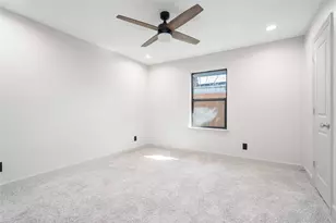 10111 Brinwood Dr, Houston, TX 77043 - Photo 5