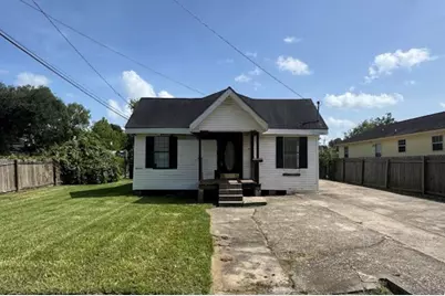 985 Brockman Street, Beaumont, TX 77705 - Photo 1