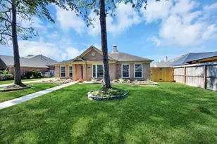 2914 Laguna Shores Ln, League City, TX 77573 - Photo 1