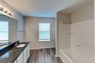 13323 Ambrosa Dr, Houston, TX 77044 - Photo 13