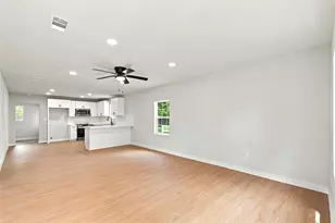 8414 Schiro Rd, Hitchcock, TX 77563 - Photo 15