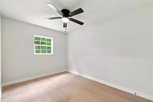 8414 Schiro Rd, Hitchcock, TX 77563 - Photo 21