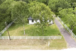 8414 Schiro Rd, Hitchcock, TX 77563 - Photo 35