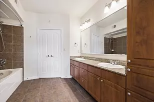 1711 Old Spanish Trl, Houston, TX 77054 - Photo 11