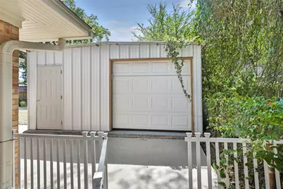 1711 N Thompson Street, Conroe, TX 77301 - Photo 3