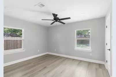 1711 N Thompson Street, Conroe, TX 77301 - Photo 15