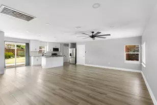 1711 N Thompson St, Conroe, TX 77301 - Photo 9