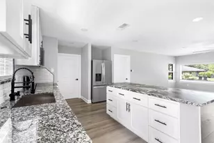 1711 N Thompson St, Conroe, TX 77301 - Photo 7