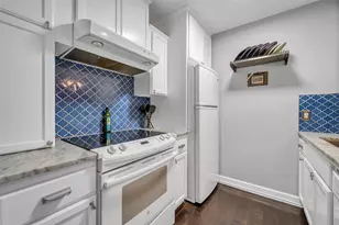 606 Marshall St, Houston, TX 77006 - Photo 5