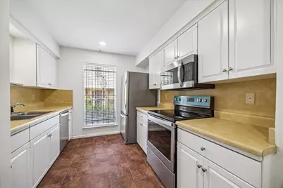 5827 Valley Forge Drive #83, Houston, TX 77057 - Photo 7