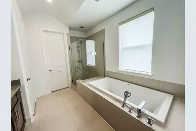 2024 Waterloo Station Road, Houston, TX 77045 - Photo 9