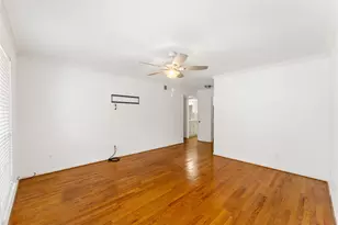 359 N Post Oak Ln, Houston, TX 77024 - Photo 15