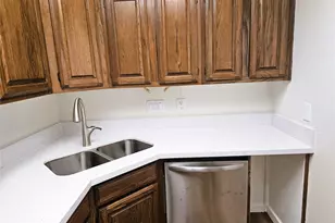 921 Marine Dr, Galveston, TX 77550 - Photo 7