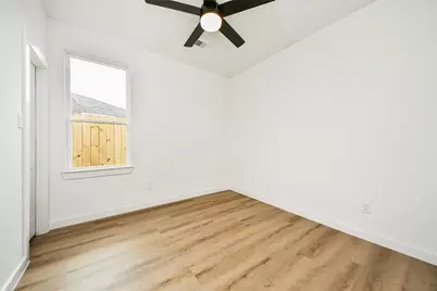 5201 Fairchild St Street #B, Houston, TX 77028 - Photo 23