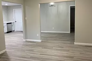7427 Evans St, Houston, TX 77061 - Photo 3