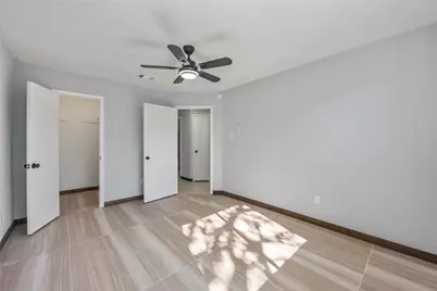 16103 Grassy Creek Drive, Houston, TX 77082 - Photo 15