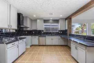 16103 Grassy Creek Dr, Houston, TX 77082 - Photo 9