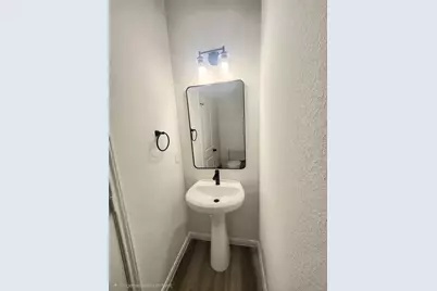 4713 Mallow Street #C, Houston, TX 77033 - Photo 21