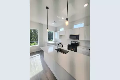 4713 Mallow Street #C, Houston, TX 77033 - Photo 15