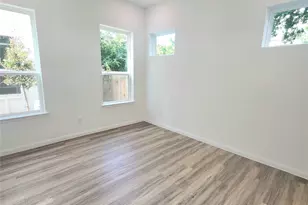 4713 Mallow St, Houston, TX 77033 - Photo 5