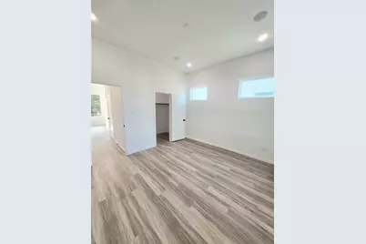 4713 Mallow Street #C, Houston, TX 77033 - Photo 19