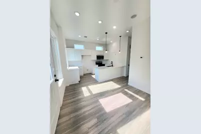 4713 Mallow Street #C, Houston, TX 77033 - Photo 13