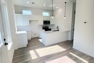 4713 Mallow St, Houston, TX 77033 - Photo 13