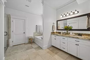 215 E 26th St, Houston, TX 77008 - Photo 17