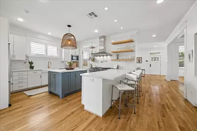 215 E 26th Street, Houston, TX 77008 - Photo 1