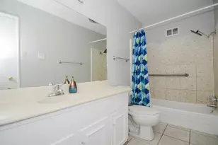 5230 Arboles Dr, Houston, TX 77035 - Photo 15