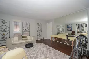 5230 Arboles Dr, Houston, TX 77035 - Photo 11