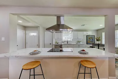 8511 Honeysuckle Street, Highlands, TX 77562 - Photo 7