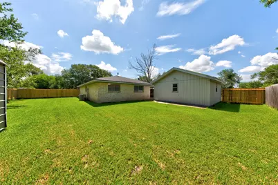 8511 Honeysuckle Street, Highlands, TX 77562 - Photo 39