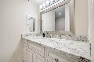 1035 Fountain View Dr, Houston, TX 77057 - Photo 15