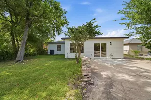 5123 Willow Glen Dr, Houston, TX 77033 - Photo 29