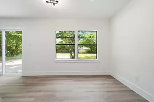 5123 Willow Glen Dr, Houston, TX 77033 - Photo 11